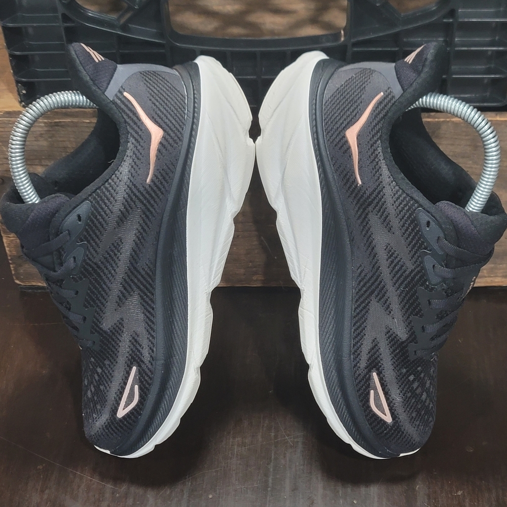HOKA Clifton 9 "Black/Rose Gold" Wmns 7B  Fast Shipping - Picture 4 of 12
